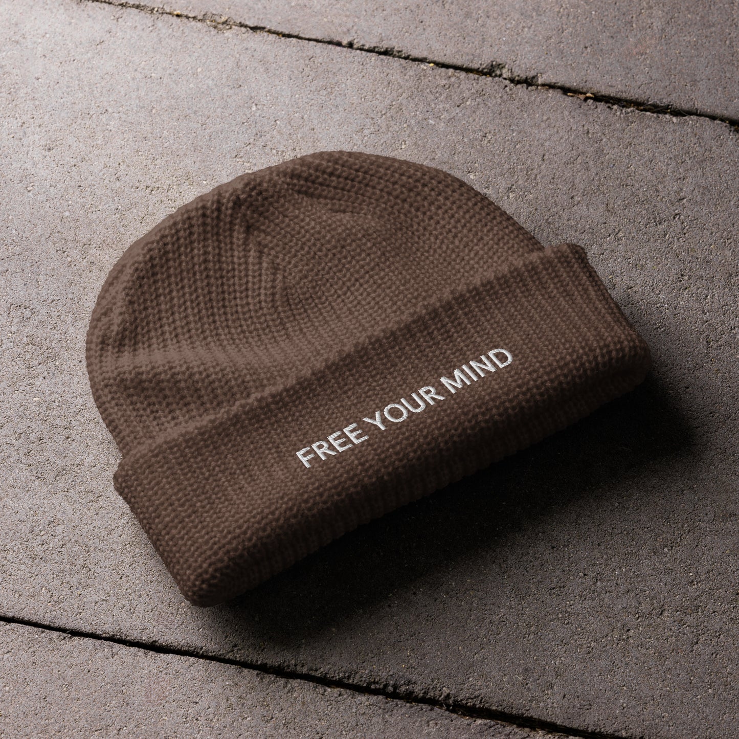 Fisherman beanie "FREE YOUR MIND"