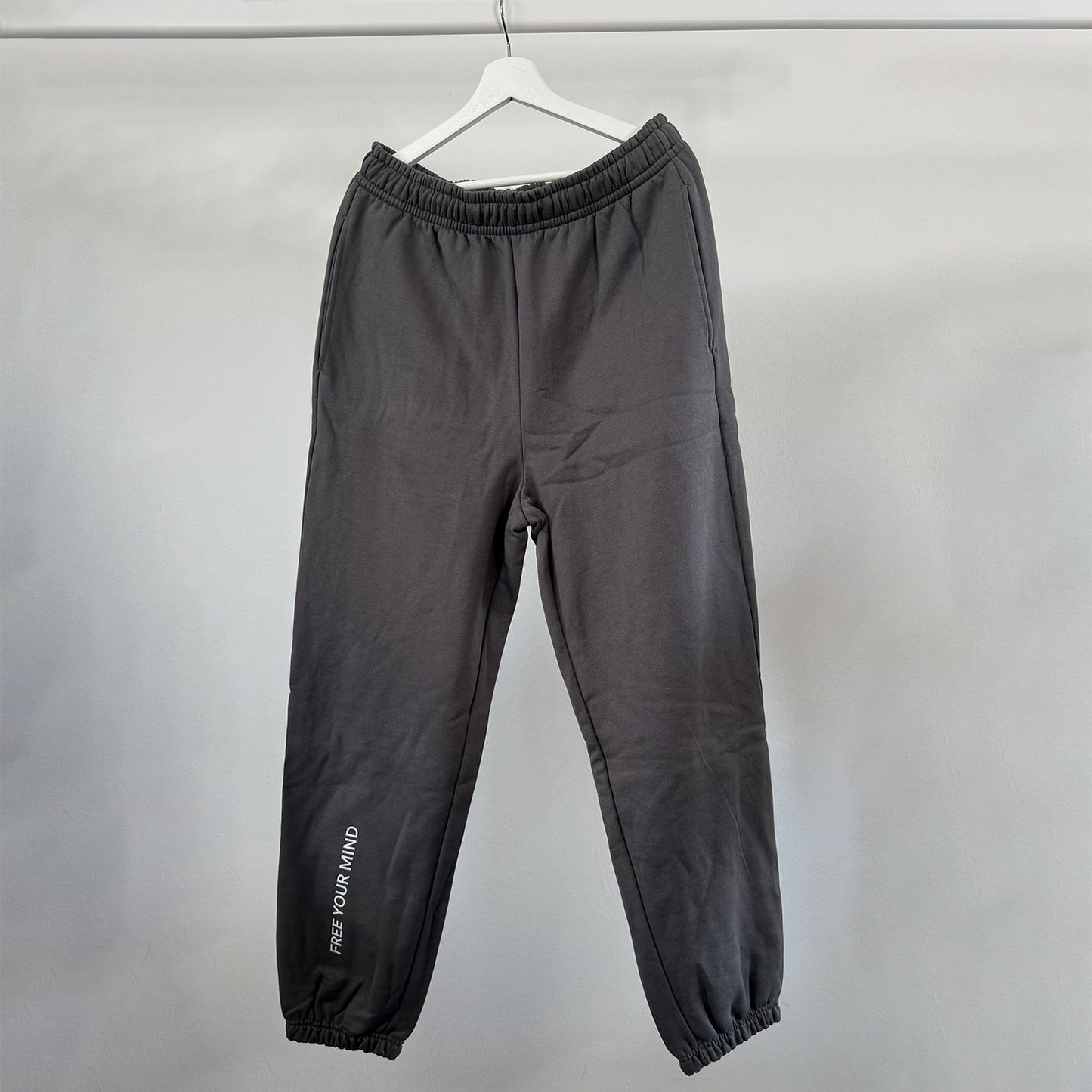 Heavyweight sweatpants "FREE YOUR MIND" SALE