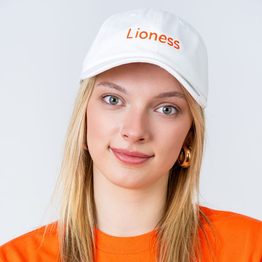 Dad hat "Lioness"