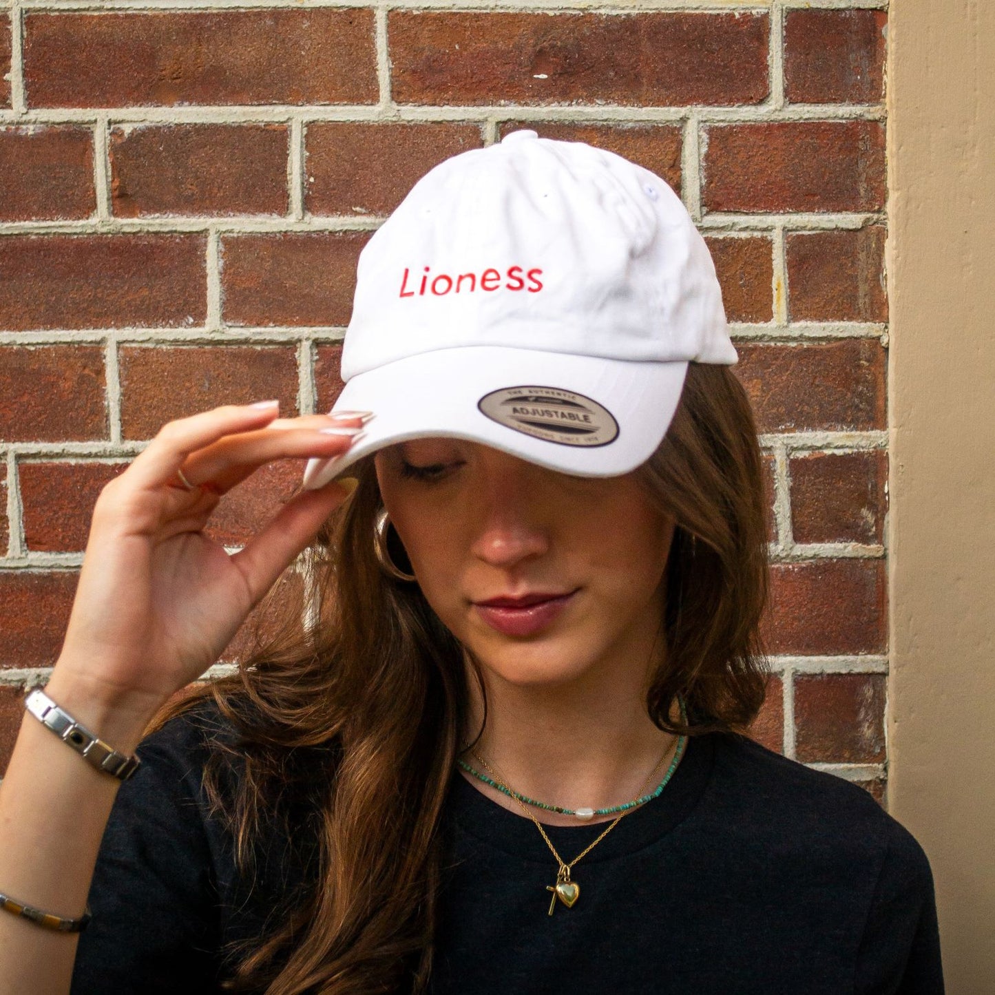 Dad hat "Lioness"
