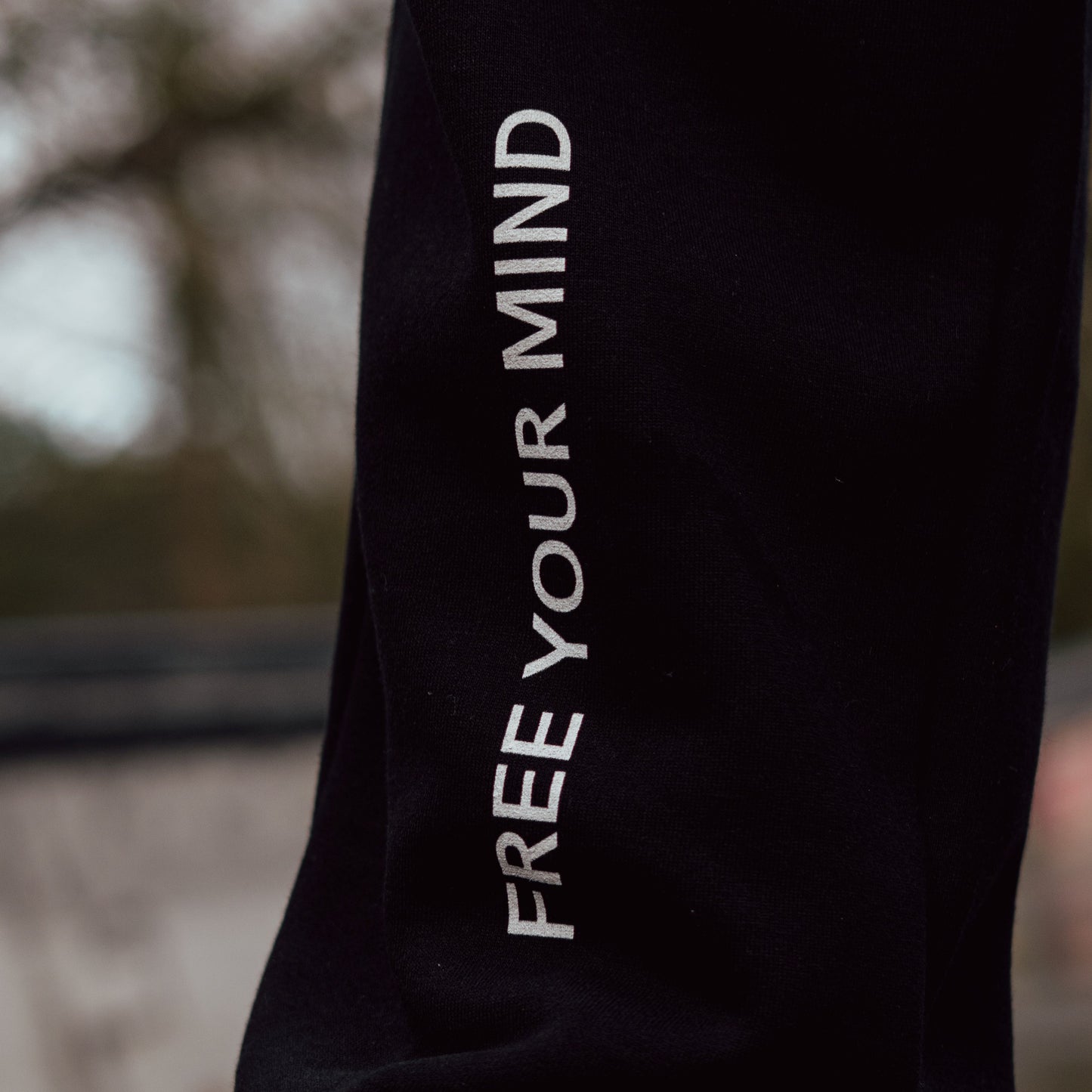 Heavyweight sweatpants "FREE YOUR MIND"