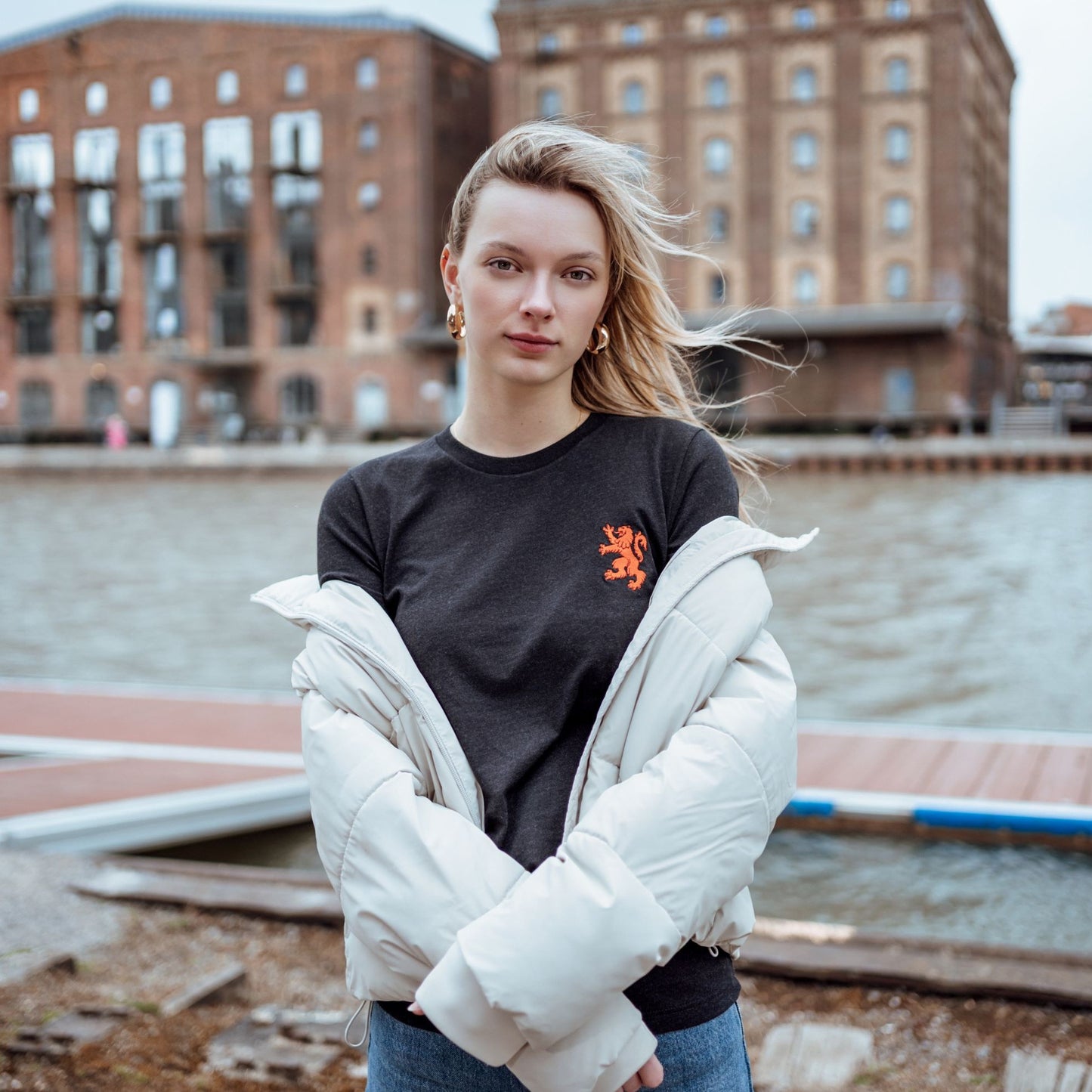Unisex T-Shirt "Orange Lion"
